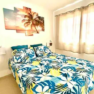 https://confortable-y-centrico.in-canary-islands.com